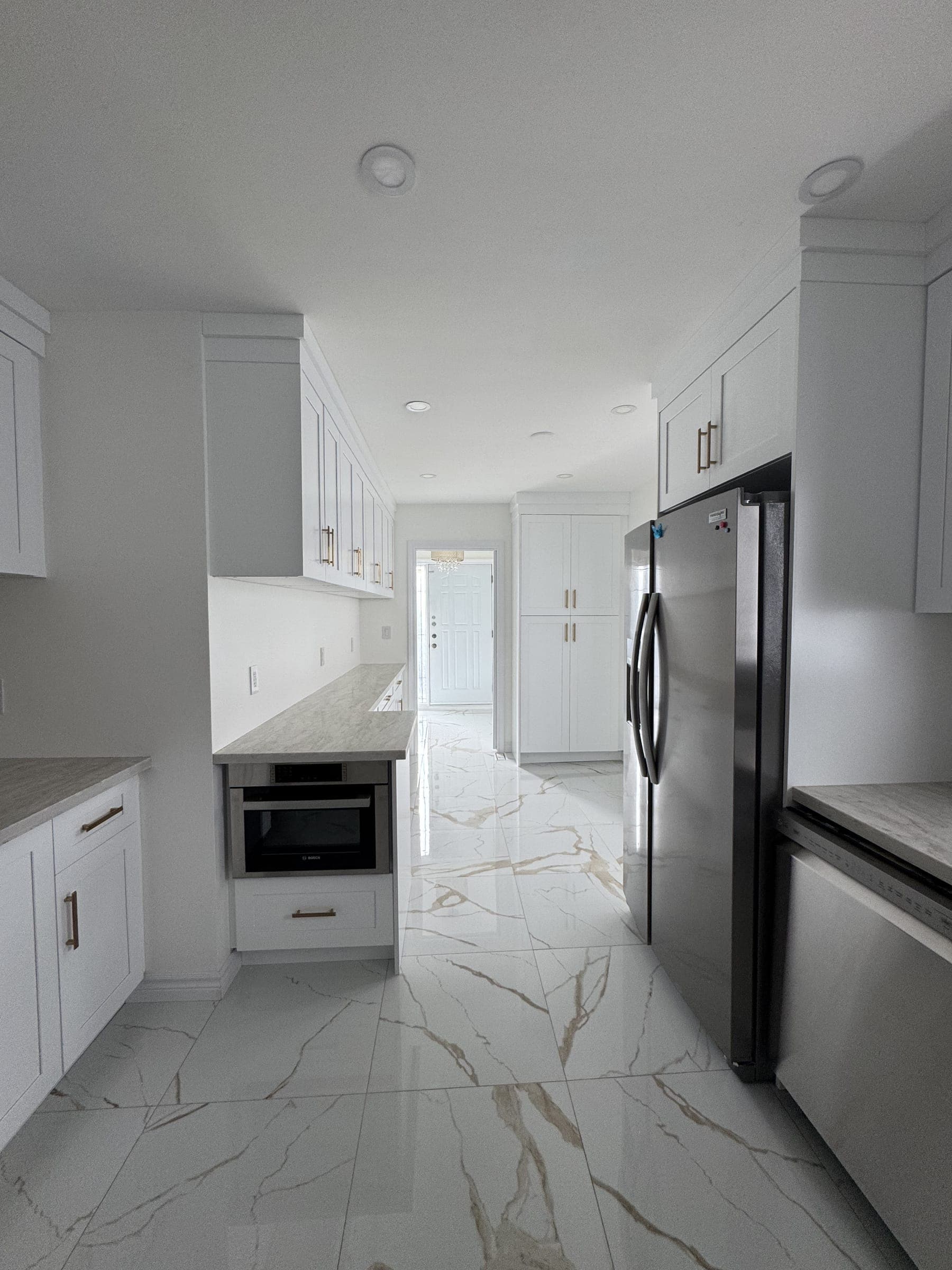 Sultana — view 4